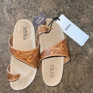 ✨ BRAND NEW WITH TAG!✨ Myra Eastward Winds Embossed Leather Slip-On Sandals